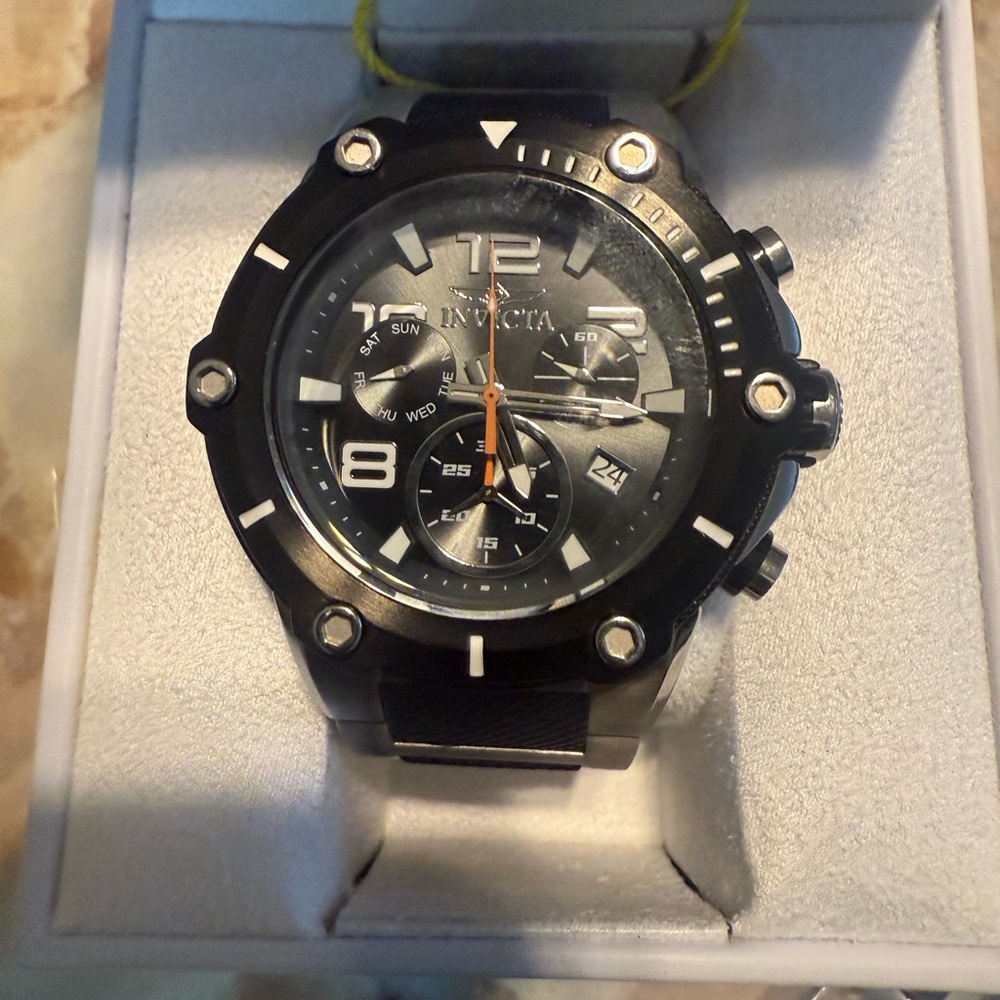 NWT-INVICTA Black and Silver Stylish and Sleek Multifunction Watch